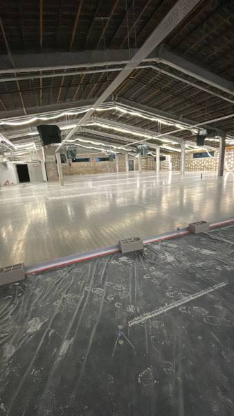 Chape ciment P4S pour un chantier commercial à La Londe-les-Maures (Var)