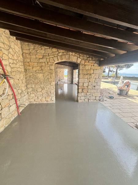 Micro béton et chape intérieure pour maison individuelle