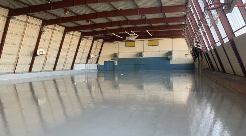 Rénovation du sol d’un gymnase chape liquide P4S de 865 M2 – Trets